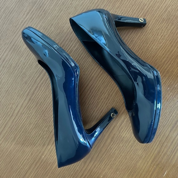 Gucci Patent Leather Round-Toe Pumps - Size 39 - Picture 9 of 12